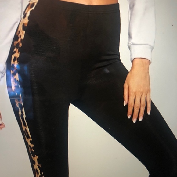 NWOT  Sporty Black Leopard Tape Side Leggings Size Small - Picture 8 of 15